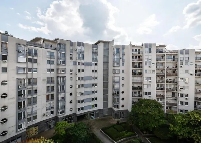Apartment Pleasant & Comfy In Super Location Budapest