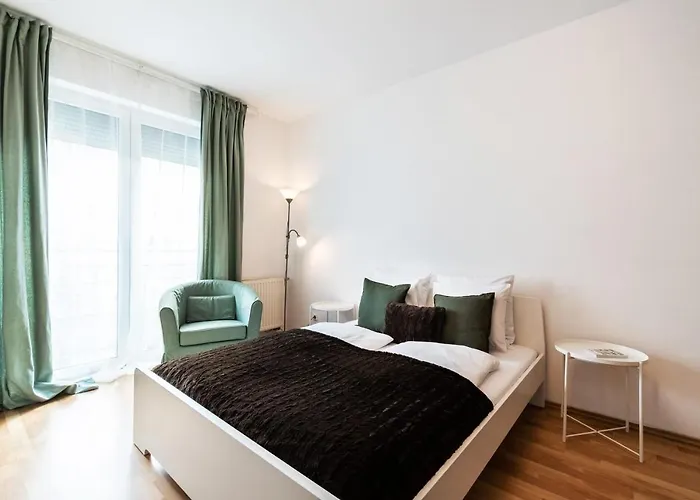 Pleasant & Comfy In Super Location