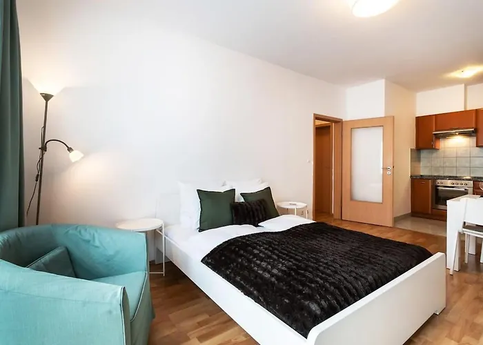 Pleasant & Comfy In Super Location *
