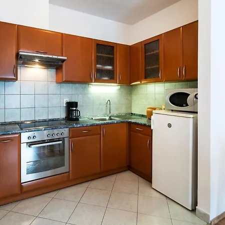 Pleasant & Comfy In Super Location דירה *