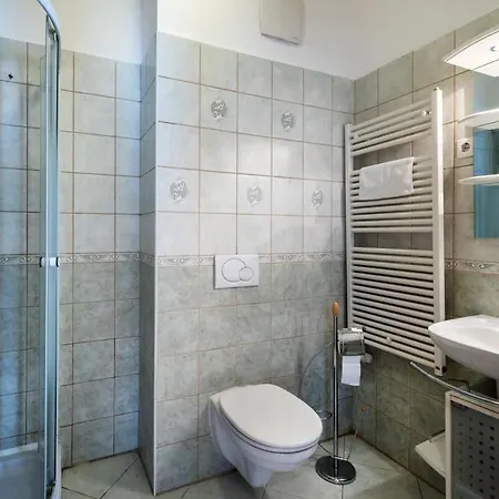 דירה Pleasant & Comfy In Super Location בודפשט