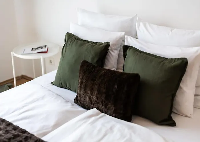Pleasant & Comfy In Super Location Lägenhet